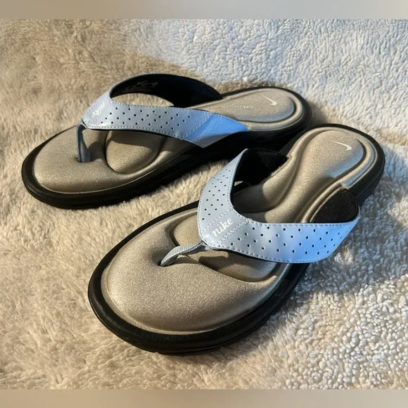 Nike Women’s Comfort Footbed Womens Flip Flops Light Blue, Size 8 (SH01) - Picture 1 of 4